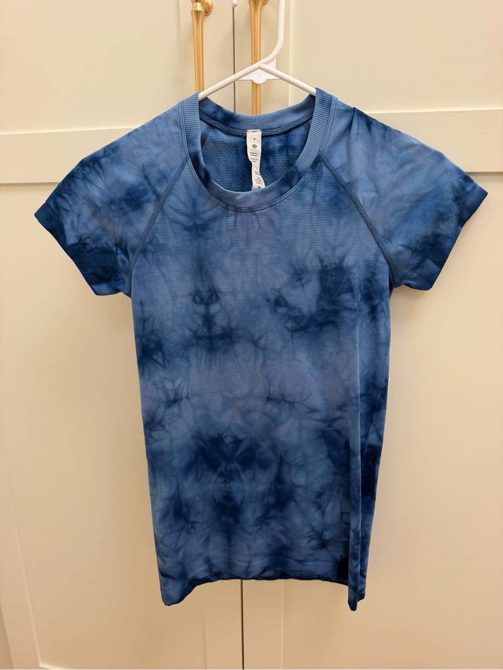 lululemon athletica Blue Tie-Dye Short Sleeve Tee